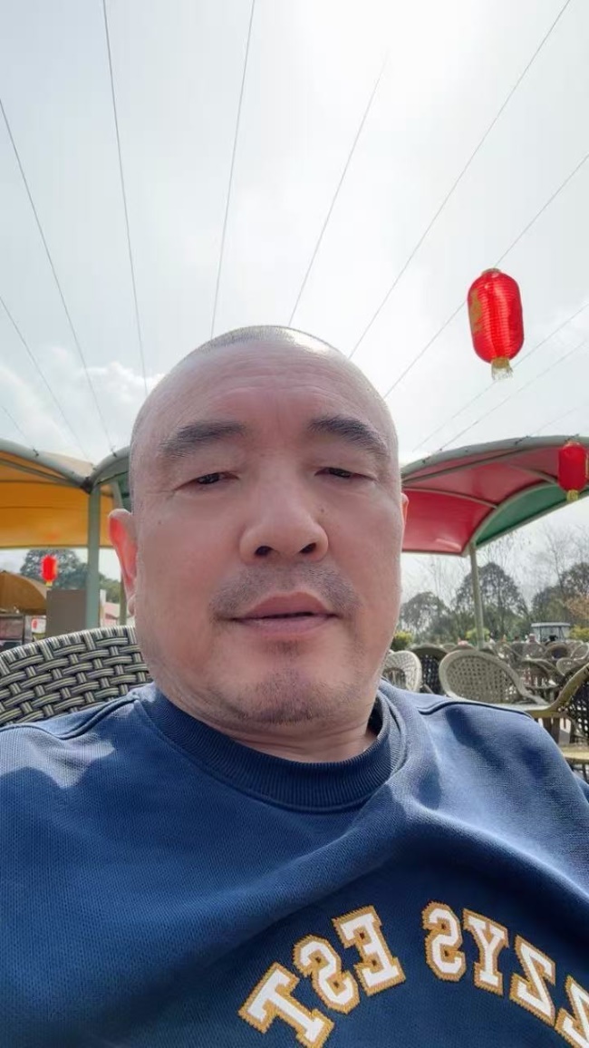 �������